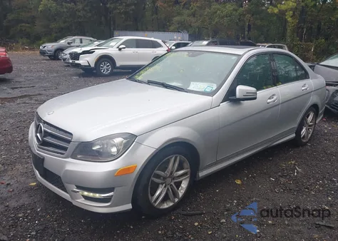 2014 Mercedes-Benz C 300 Sport 4Matic из США, поврежденный, VIN WDDGF8AB8EG192199